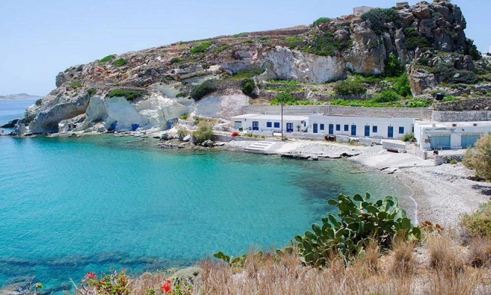 Τραγωδία στην Κίμωλο: Ανασύρθηκε 79χρονη χωρίς τις αισθήσεις της